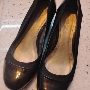 Kenneth Cole Reaction Women's size 6 Low wedge shoes